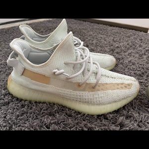 Yeezy 350 V2 Hyperspace